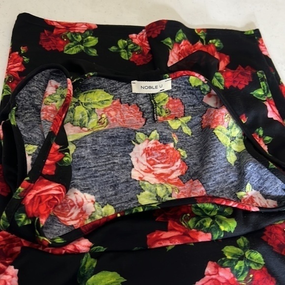 NOBLE DRESS - Picture 16 of 17